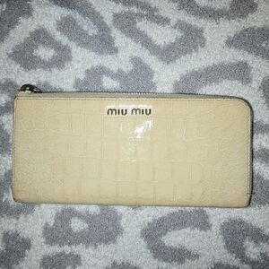 Miu Miu Cream Croc-Embossed Leather Accordian Zip Wallet